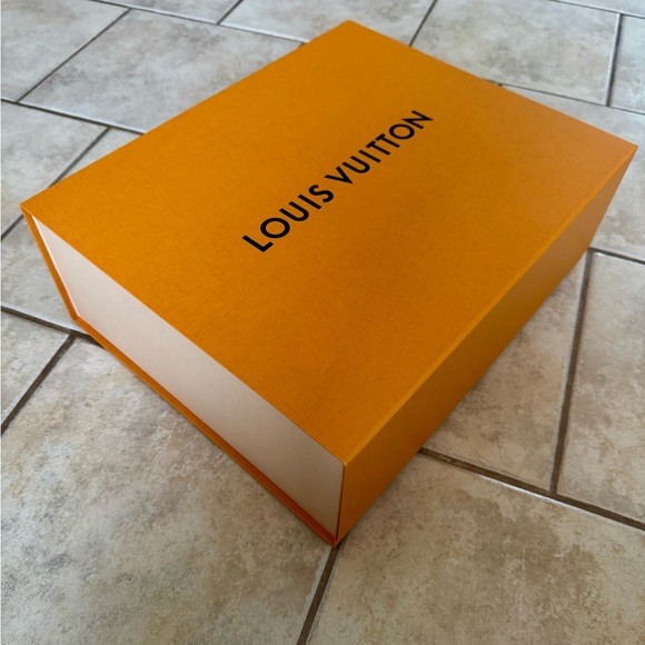 Louis Vuitton Orange Storage Box and Bag - Picture 3 of 10